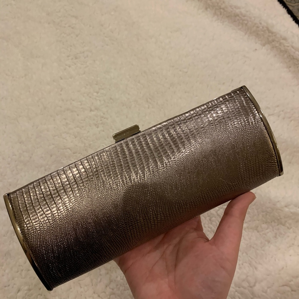 Aldo clutch